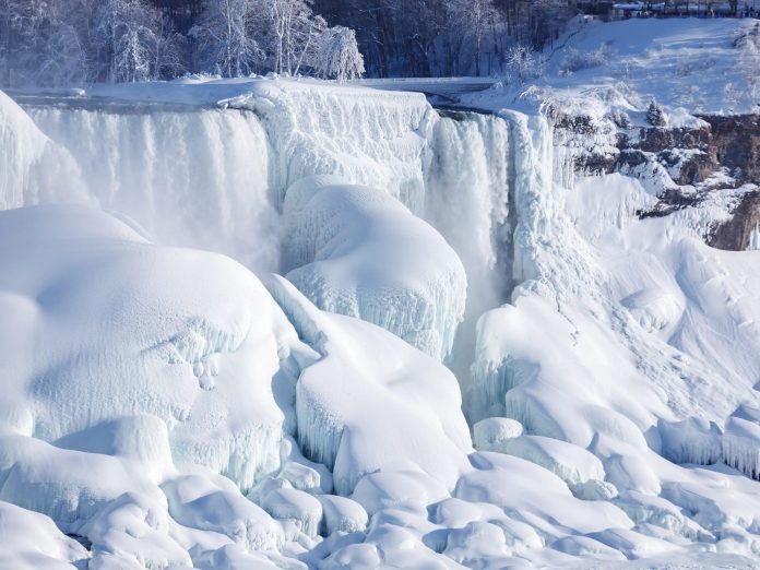 ниагарският водопад замръзнал